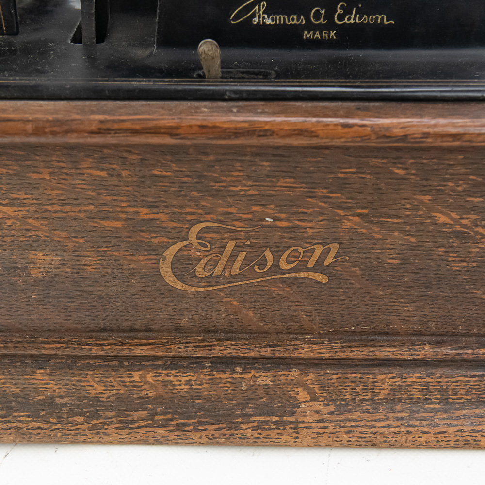 Edison Standard Model E w/Horn
