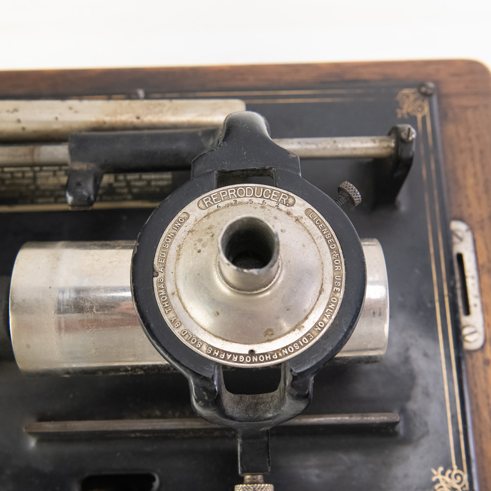Edison Standard Model E w/Horn