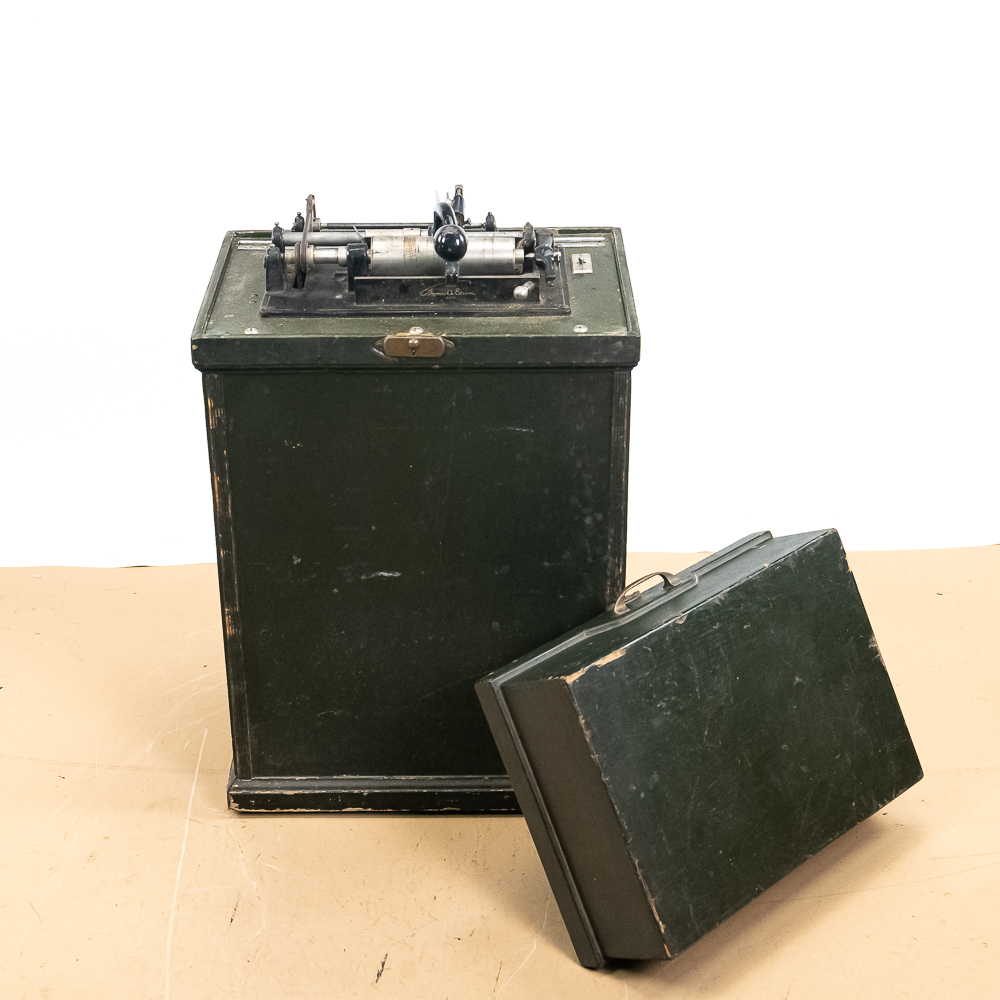 Edison Cylinder Shaving Machine Cabinet