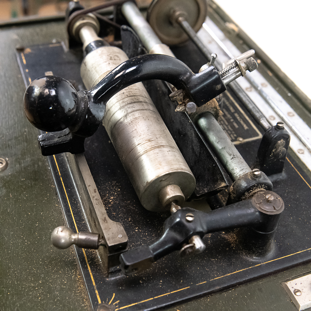 Edison Cylinder Shaving Machine Cabinet
