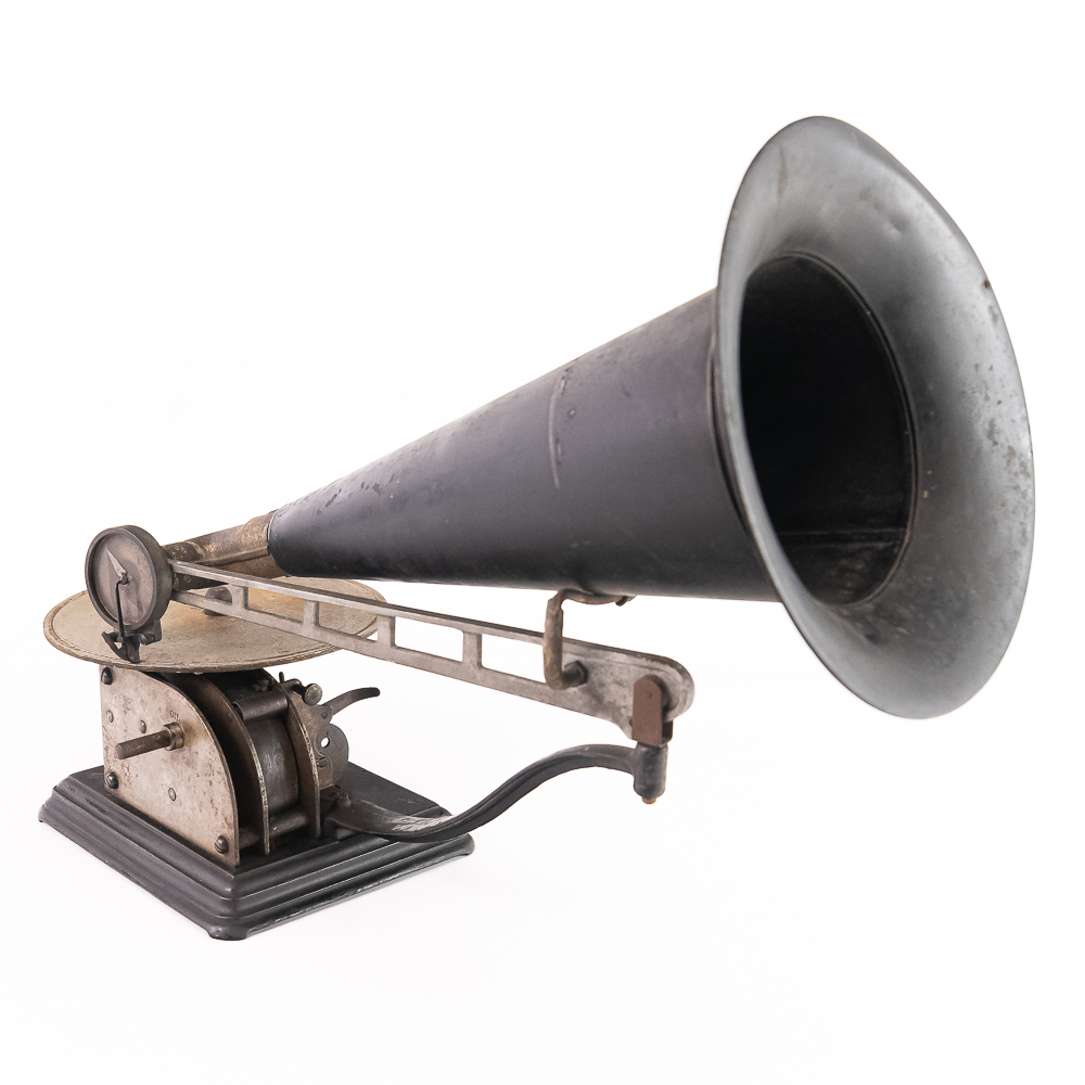 Standard Talking Machine AA Disc Phonograph w/Horn