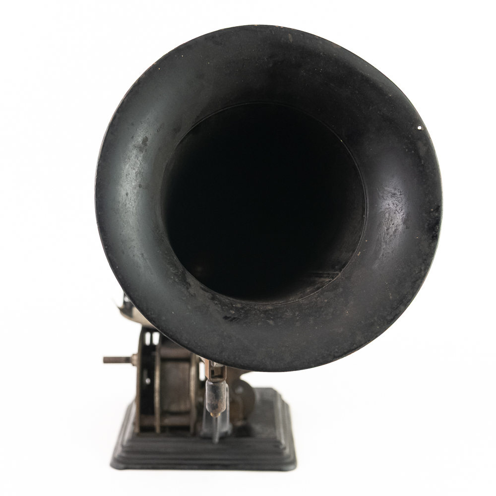 Standard Talking Machine AA Disc Phonograph w/Horn