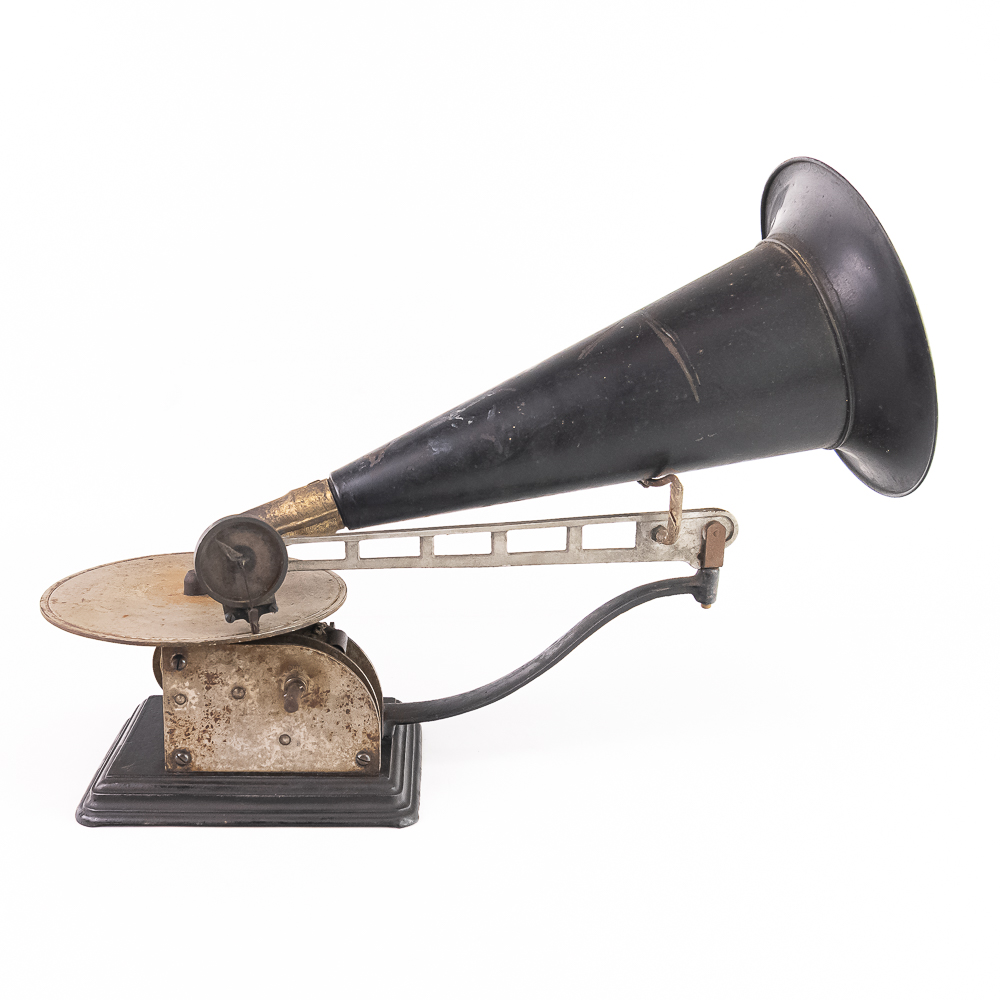 Standard Talking Machine AA Disc Phonograph w/Horn