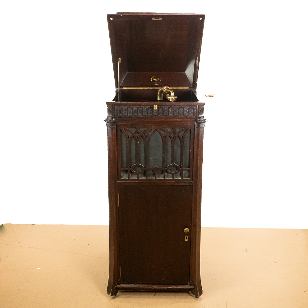 Edison Model 250 Diamond Disc Phonograph