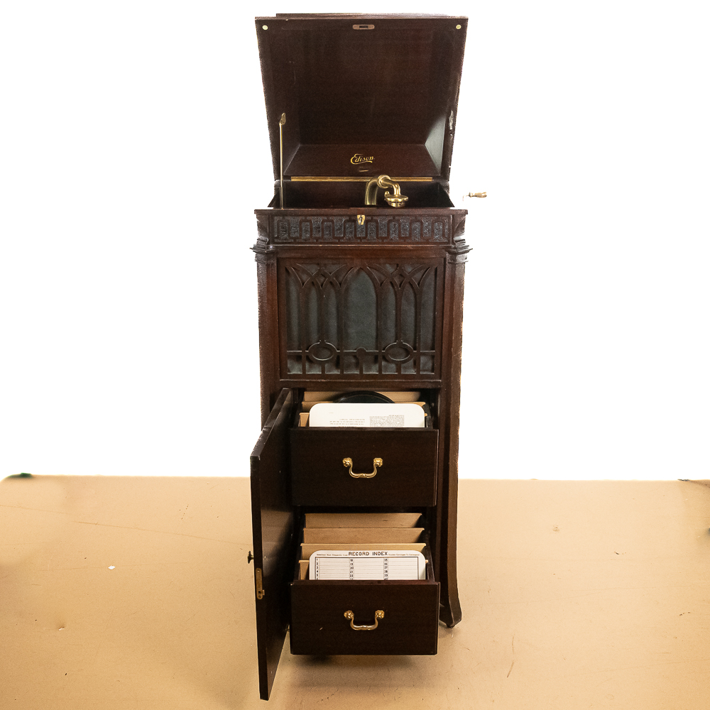 Edison Model 250 Diamond Disc Phonograph