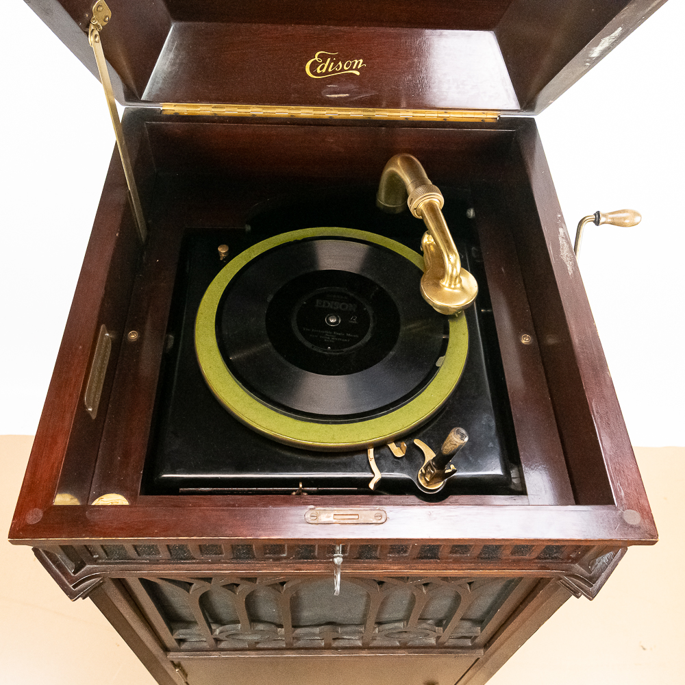 Edison Model 250 Diamond Disc Phonograph