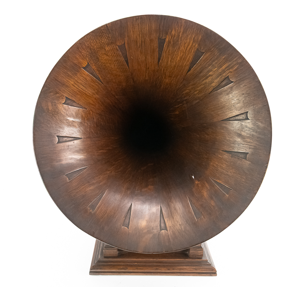 Victor V Disc Horn Phonograph