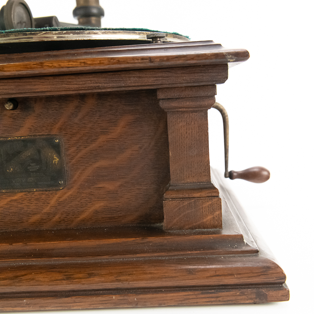 Victor V Disc Horn Phonograph