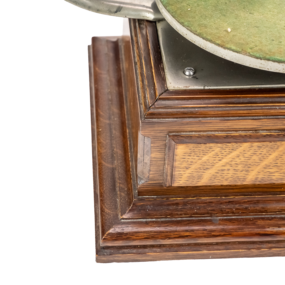 Zon-O-Phone Model B Disc Phonograph