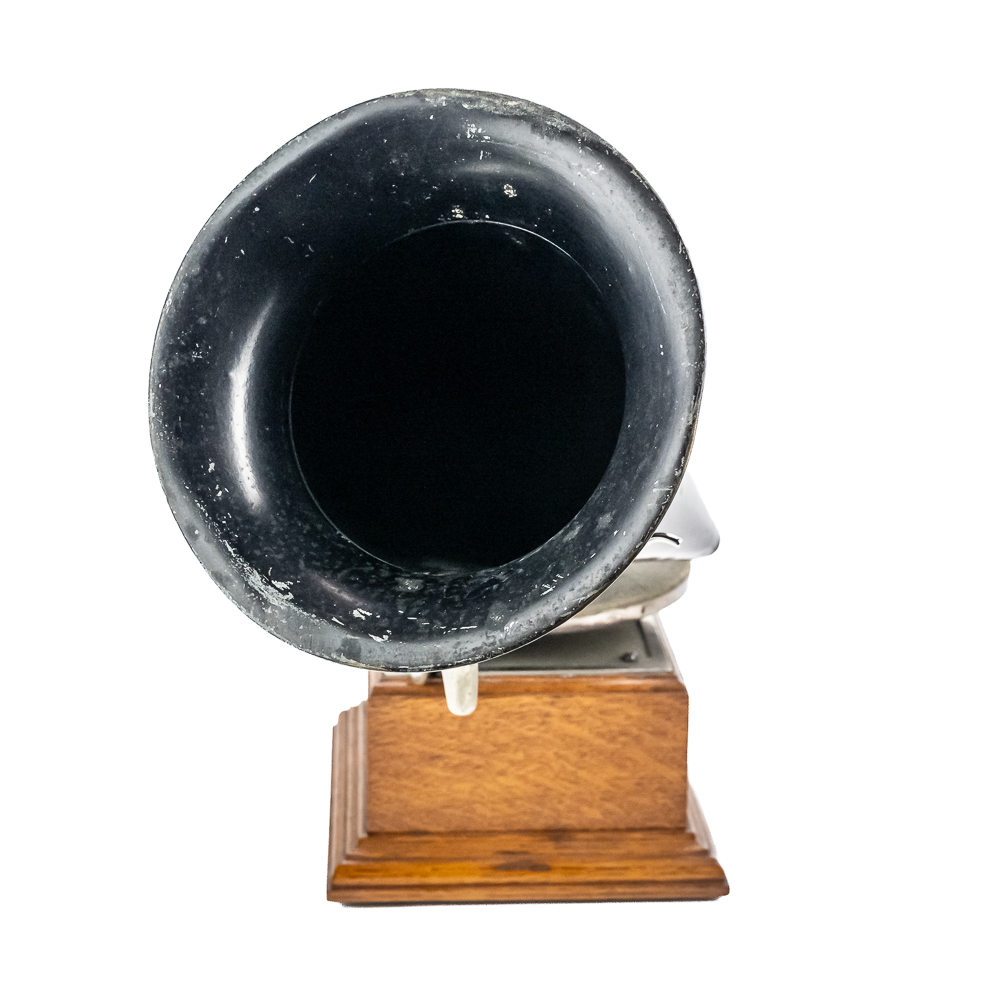 Zon-O-Phone Model D Disc Phonograph