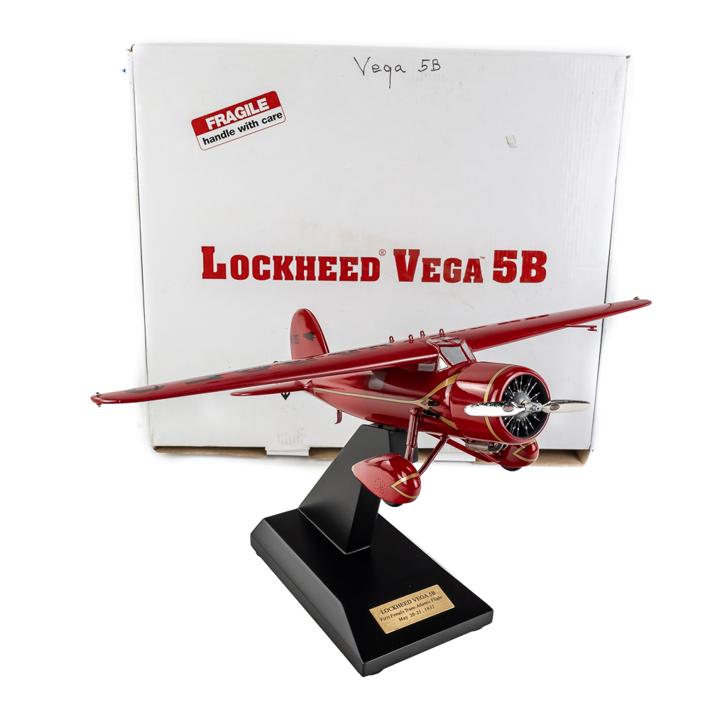Danbury Mint Lockheed Vega 5B & Wright Flyer Model