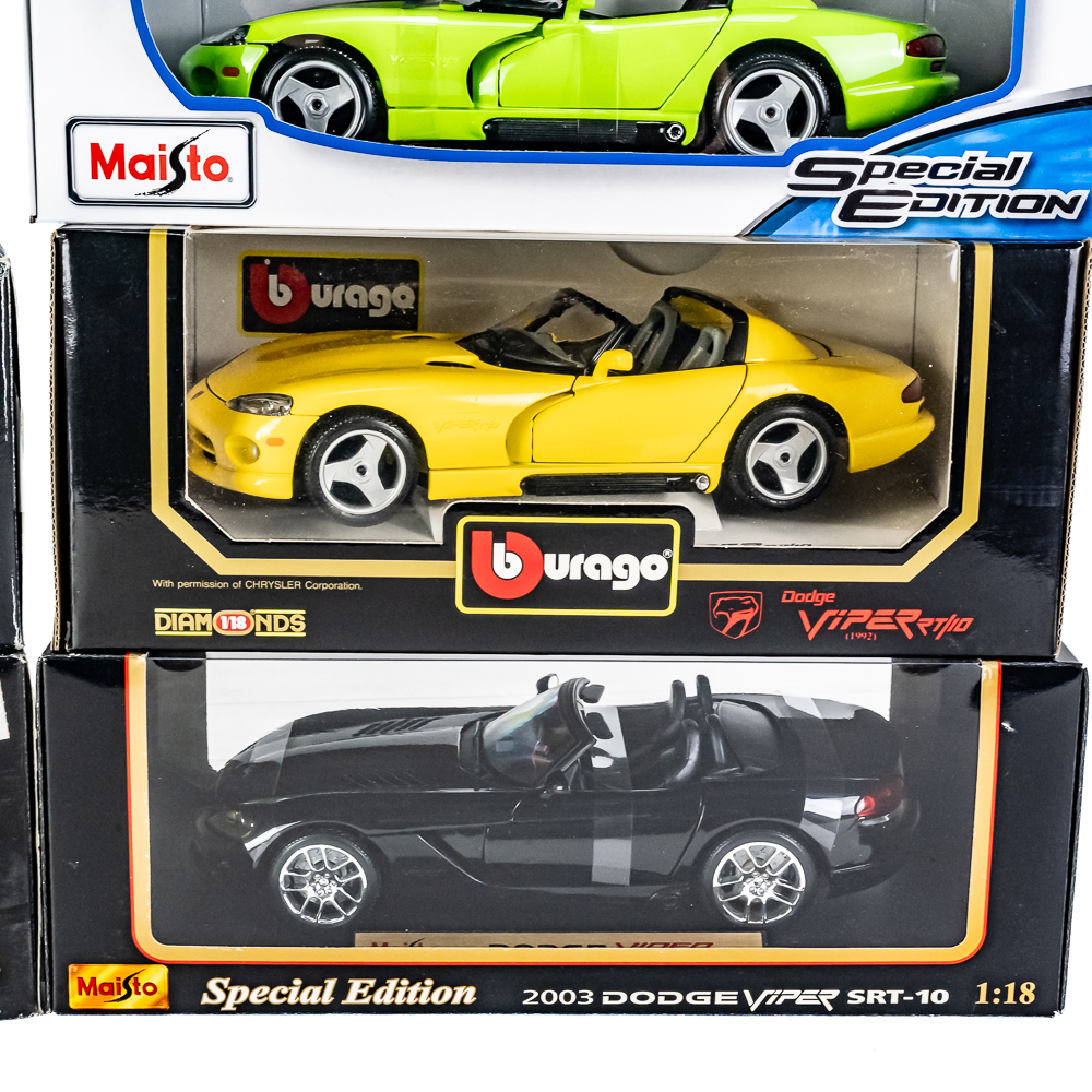 (18) Dodge Viper Burago Maisto Die Cast Model Cars