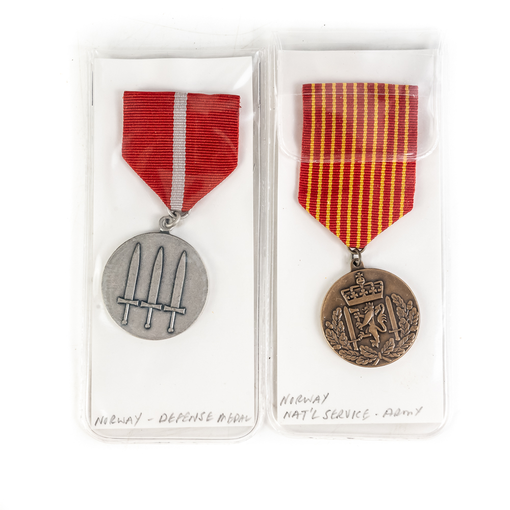 2 Portuguese Medals 1 Army 1 Defence