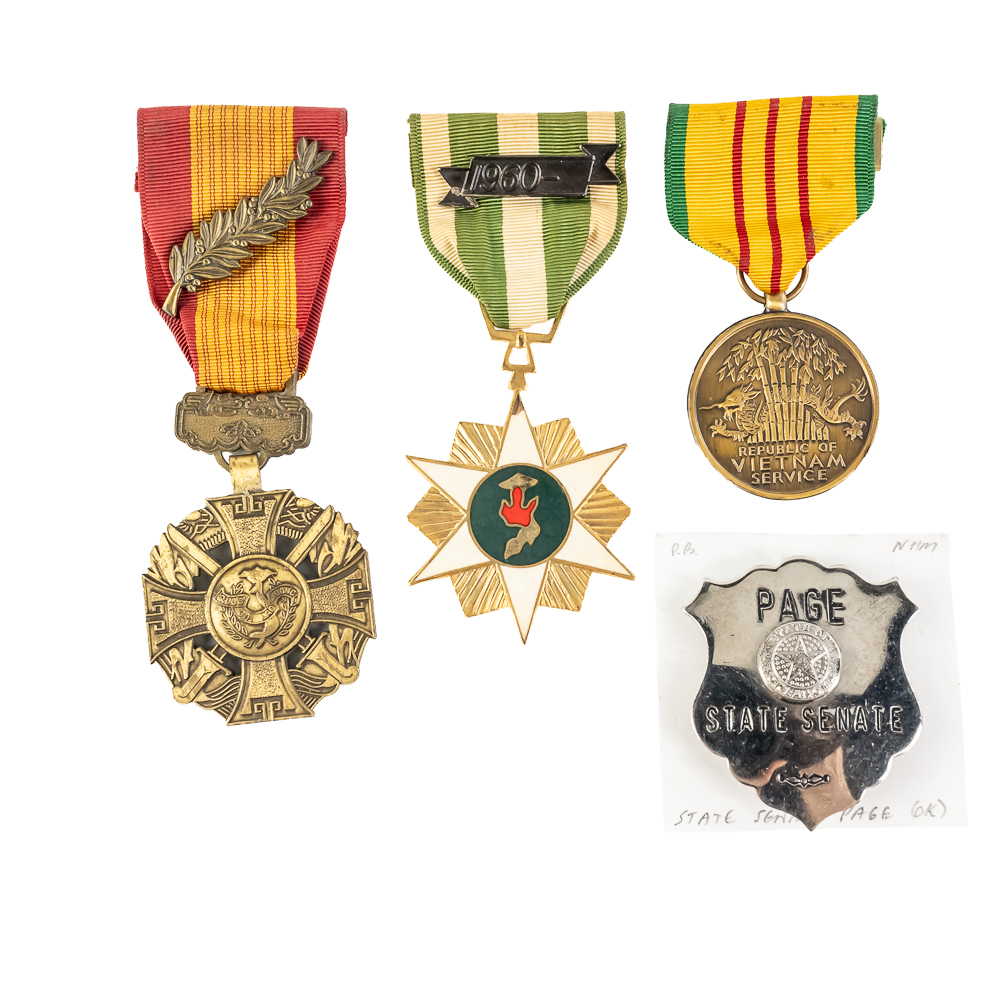 Medals 3 Vietnam 1 Page Badge