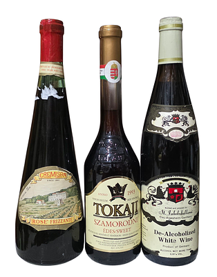 לוט הכולל 3 בקבוקי יין תוצרת חוץ.