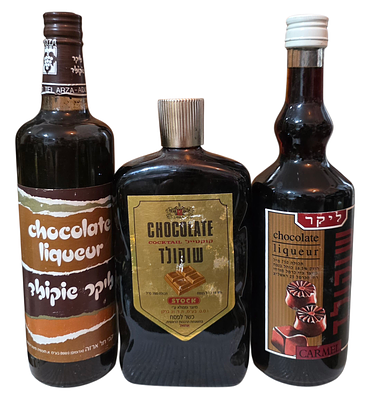לוט הכולל 3 בקבוקי ליקר שוקולד סגורים ומלאים.