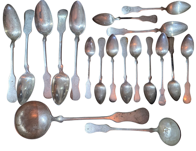 סט סכו"ם כסף 800 (חלקי) אוסטרו- הונגרי חתום. סוף המאה ה19. אורך המצקת הגדולה 29 סמ. 
משקל כולל 