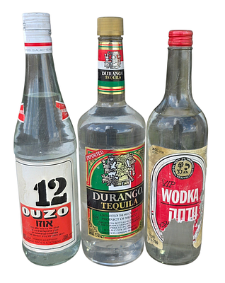 לוט בקבוקי כהילים שונים.