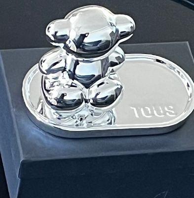 מעמד לתכשיטים TOUS