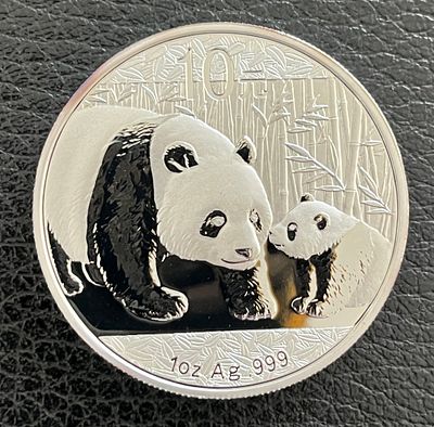 אונקיה כסף 31.1 גרם 10 יואן 2011 חדש בקפסולה.