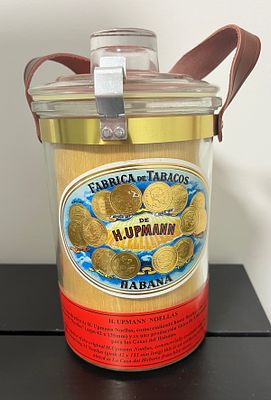 צנצנת סיגרים מקובה.