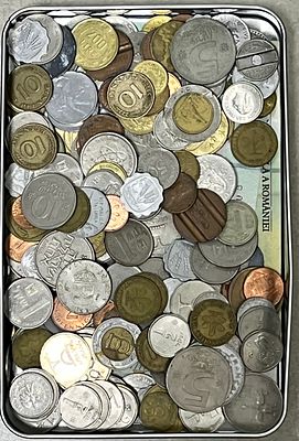 קופסת מטבעות כ150 מטבעות