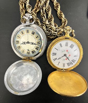 זוג שעוני כיס, צריכים תיקון.