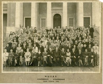 תצלום קבוצתי של המשתתפים בועידת האיחוד הלאומי של הסטודנטים הדרום אפריקאים - קייפ טאון 1938. תצלו 