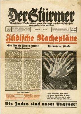 שלשה גיליונות העיתון האנטישמי 'דר שטירמר'. 3 גיליונות של השבועון האנטישמי 'דר שטירמר' מיסודו של 