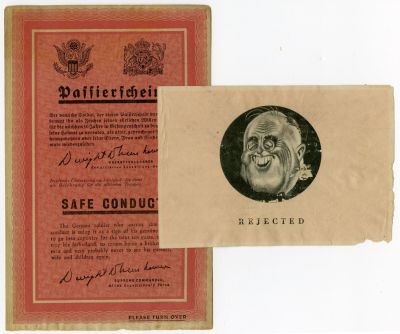 שני כרוזים אנטי אמריקאים שהושלחו ממטוסי הוורמאכט הגרמני בעיצומה של מלחמת העולם השניה. * 