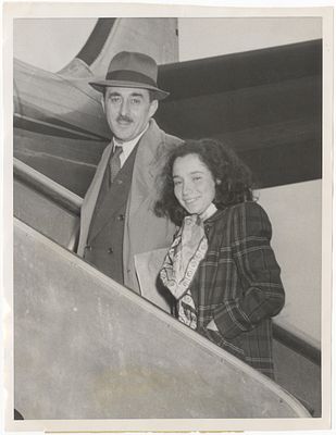 Early photograph of Moshe Sharett and his daughter Yael on their way back from the United 