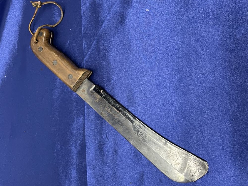 Lot 24A: WWII Naval M-592 Survival Kit Non-Folding Machete CASEXX