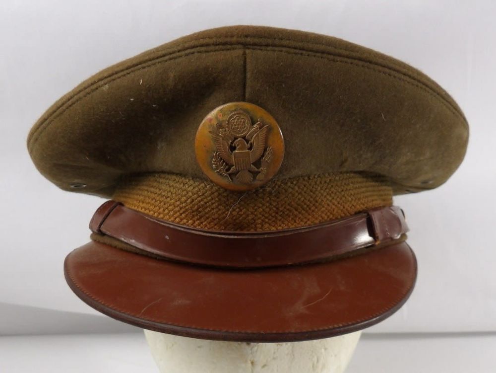 Lot 37: Named WW2 WWII Enlisted Visor.