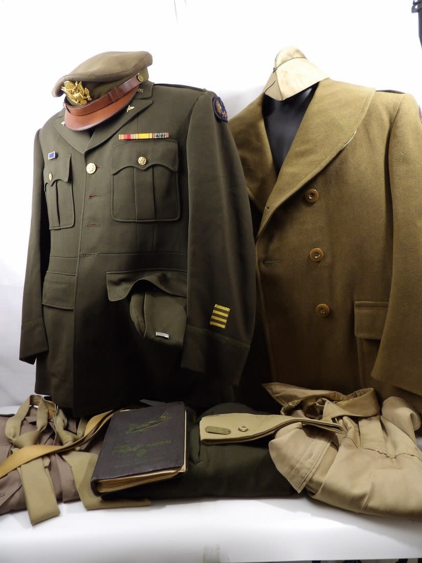 Lot 184: Named WW2 WWII 15th USAAF Officers Grouping