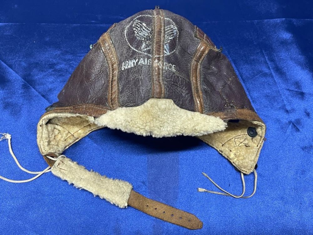 Lot 216: WWII AAF Type B-6 Leather Flight Helmet