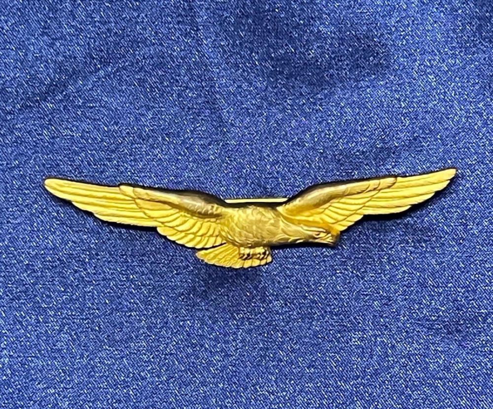 Lot 224: WWI French Aviator's "Fix" style wings.