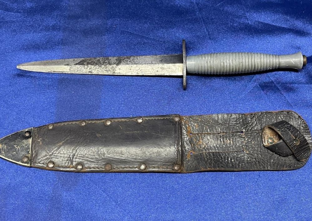 Lot 242: WWII Third-Pattern F-S Fighting Knife - William Rogers
