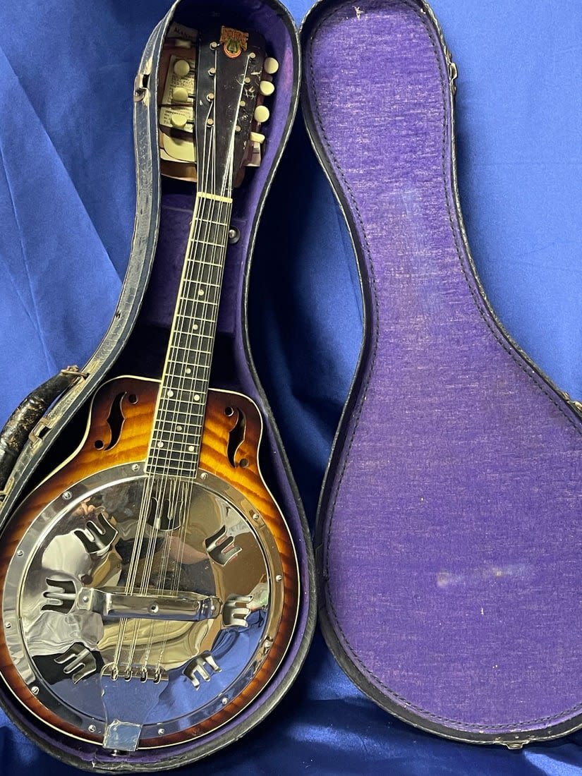 Lot 262: 1930s Dobro Model 250 Resonator Mandolin Sunburst