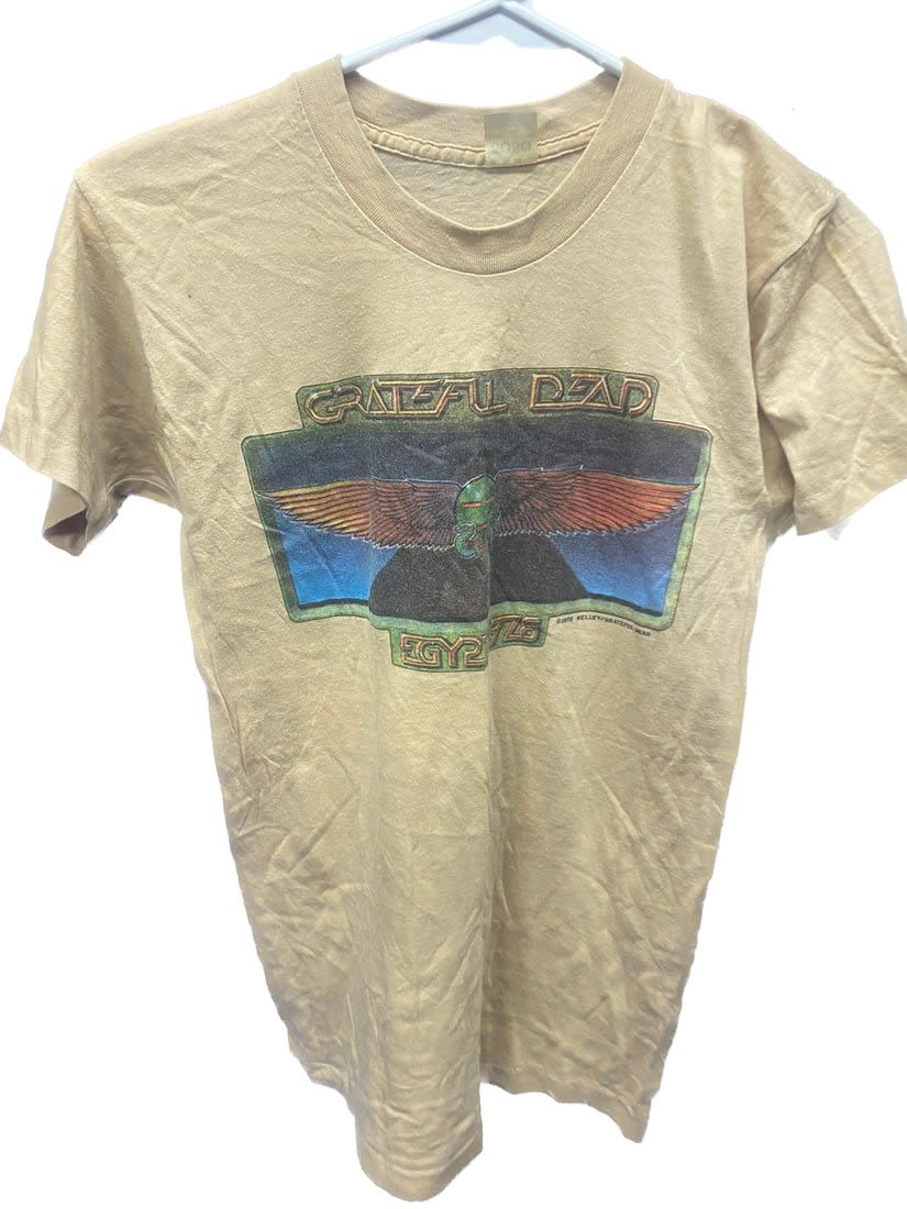 Lot 267: 1980's Vintage Grateful Dead Concert T-Shirt
