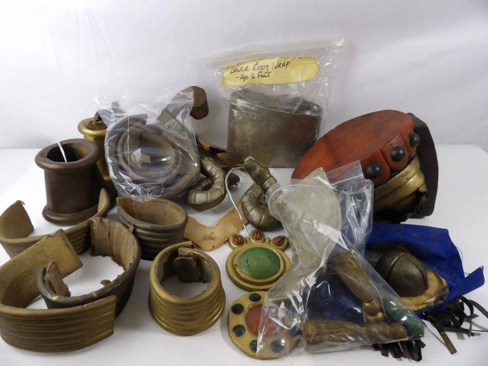 Lot 301: Unkown Film Movie Costume and Props