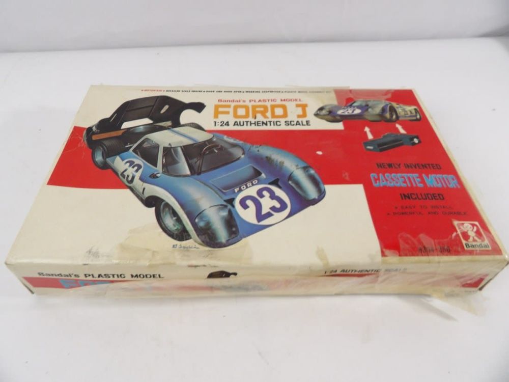 Lot 376: Original unopened 1:24 scale Bandai's Ford J Plastic Model
