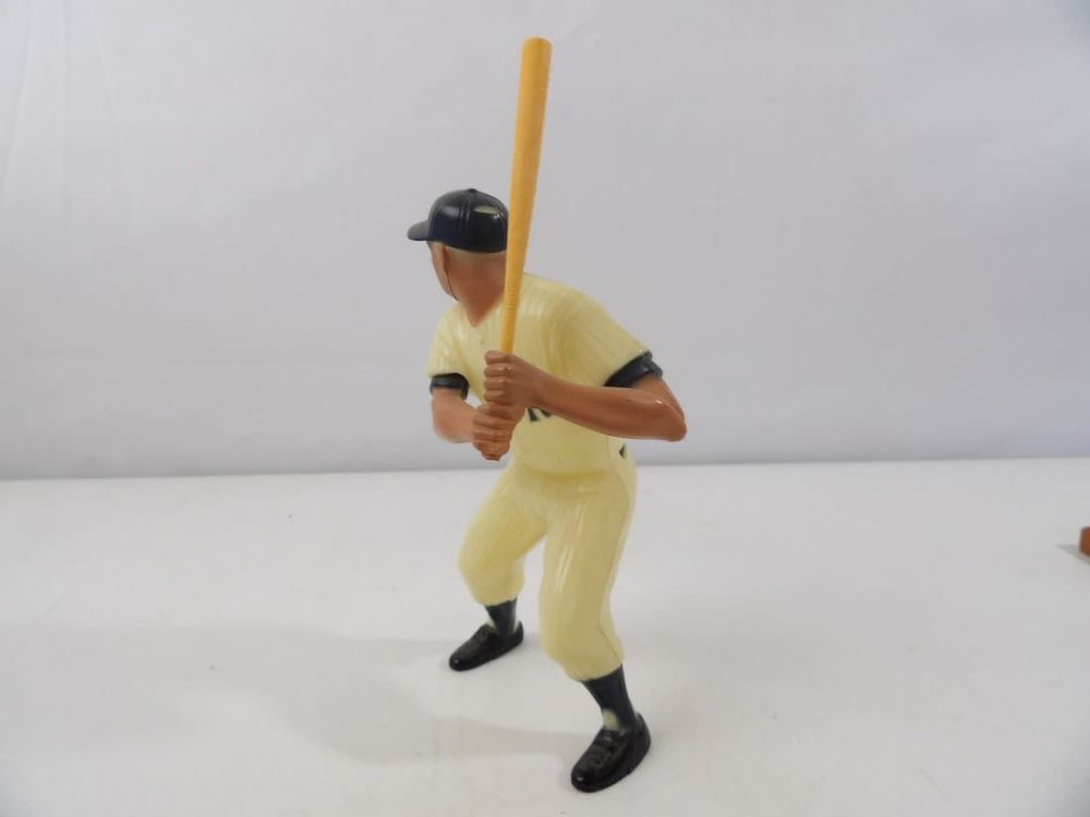 Lot 389: Original 1959 Mickey Mantle New York Yankees Hartland Statue