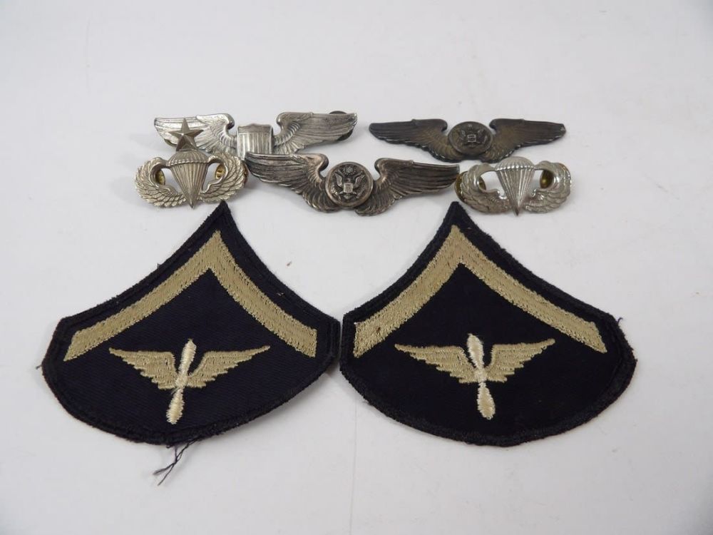 Lot 422: Mixed lot of WW2 and Post WW2 AAF Insignia