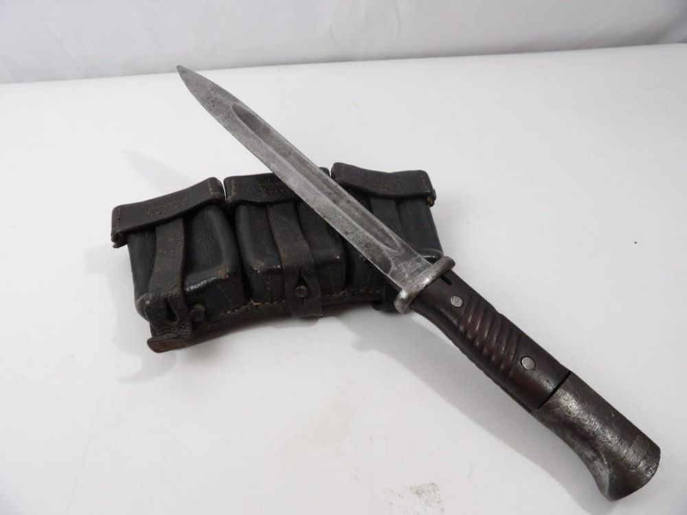 Lot 472: WW2 German K098 Bayonet and Leather Ammo Pouch Lot