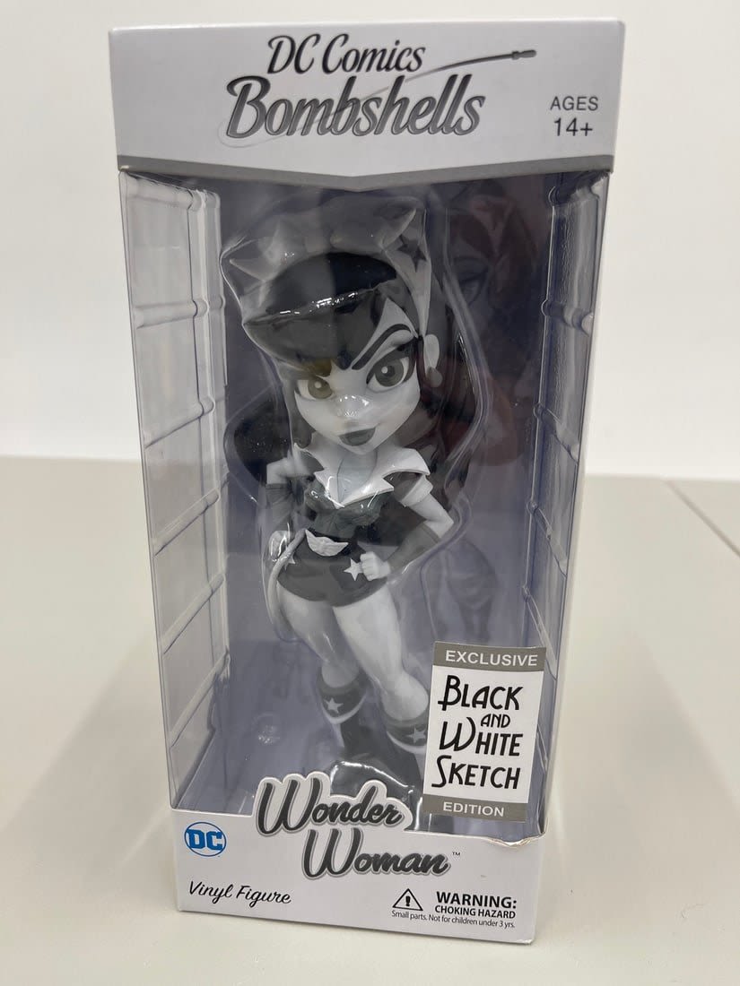 Lot 10: Exclusive Wonder Woman DC Comics Bombshells Black and White Sketch edition