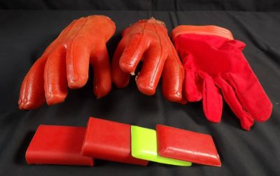 Lot of Star Trek: The next generation, Gloves from On screen radiation suit and props. Item as 