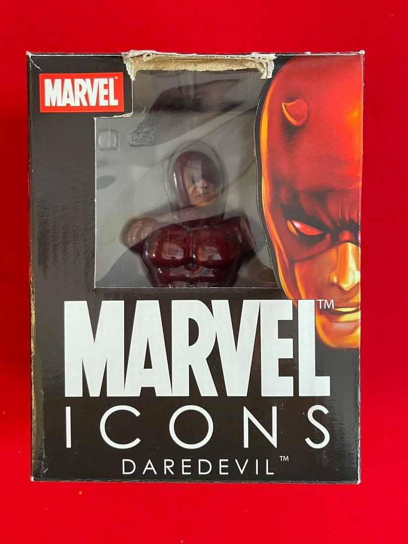 Lot 644: Marvel Icons Daredevil Mini-Bust Limited Edition