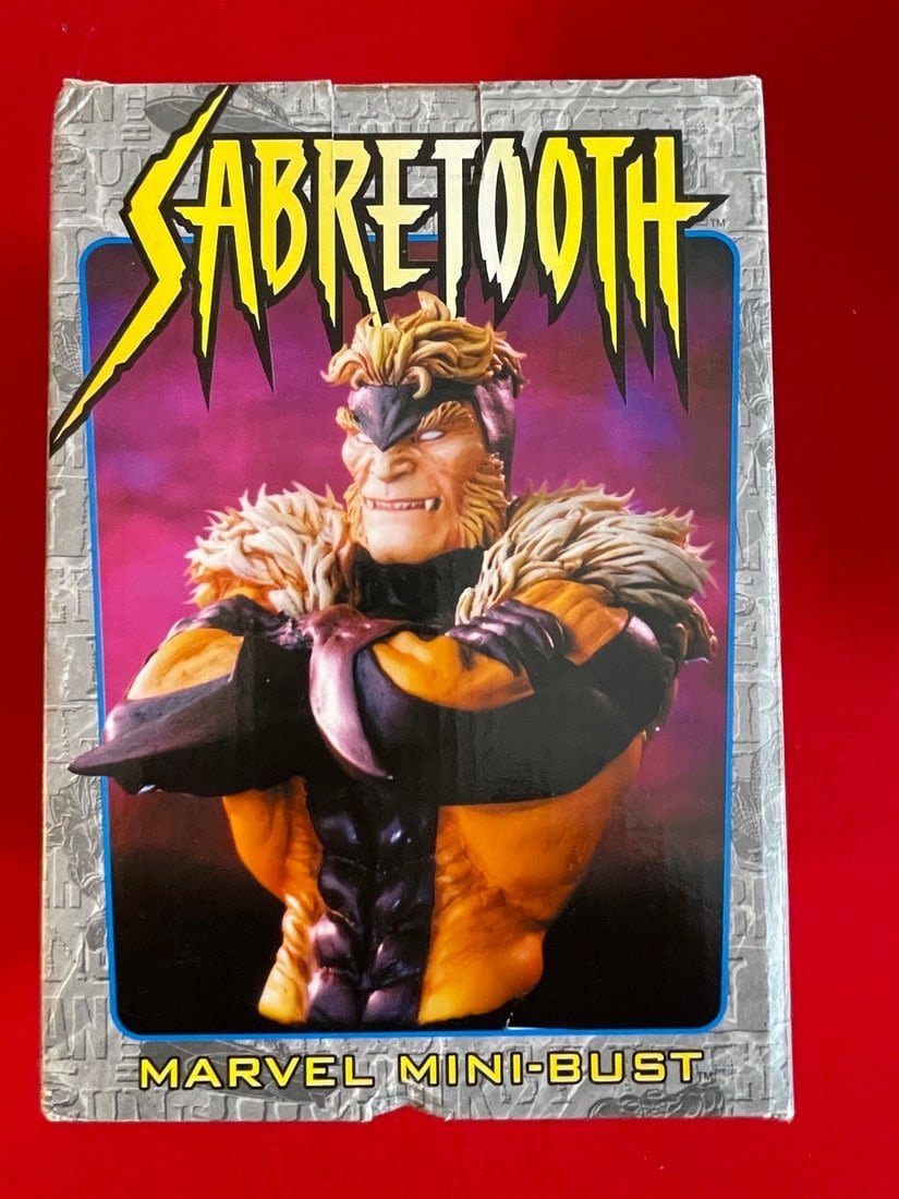 Lot 656: Marvel Mini-Bust Sabertooth NIB LE