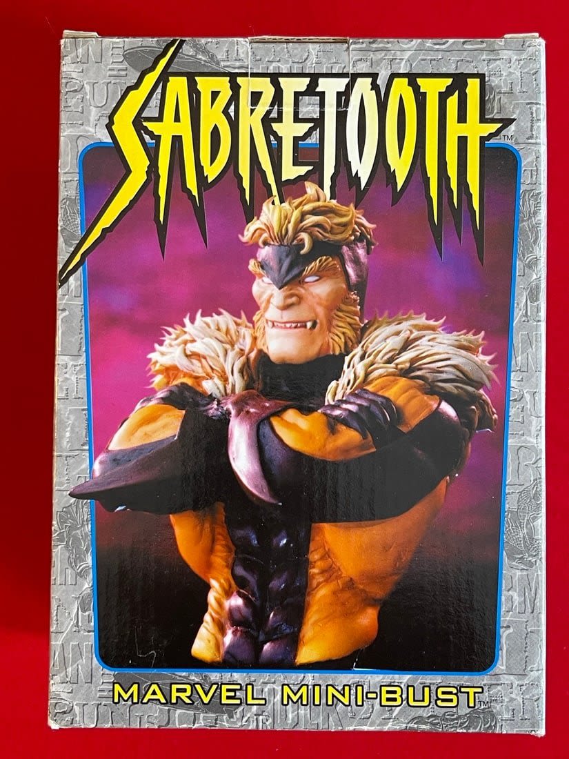 Lot 678: Marvel Mini-Bust Sabertooth NIB LE