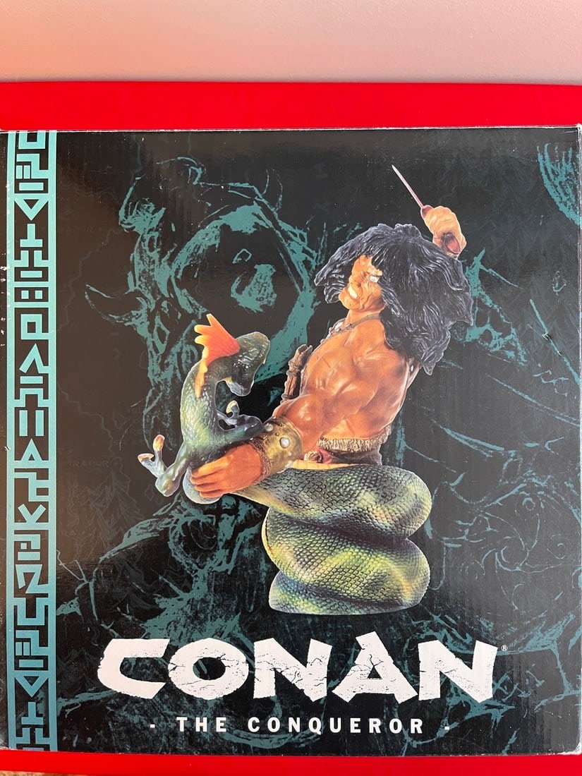 Lot 685: Darkhorse Delux CONAN the Conqueror Mini-Bust Statue NIB LE